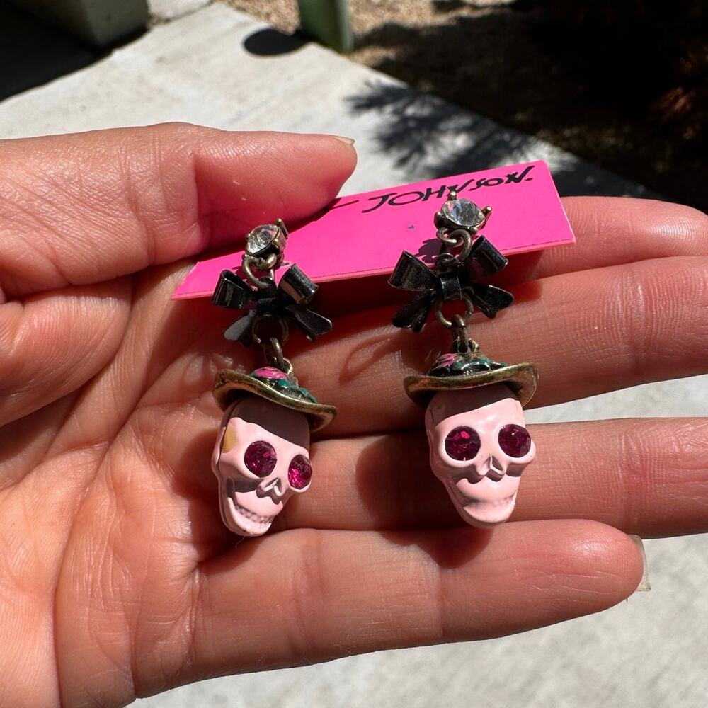 Betsey Johnson Lady Luck Collection Cowgirl Pink Skull Drop Earrings vintage Y2K